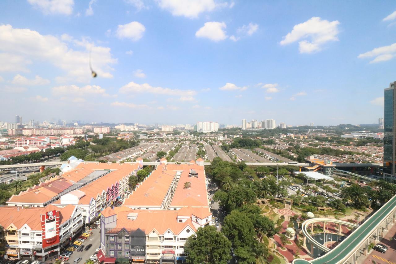 Millennium Suite At Pyramid Tower Petaling Jaya Buitenkant foto